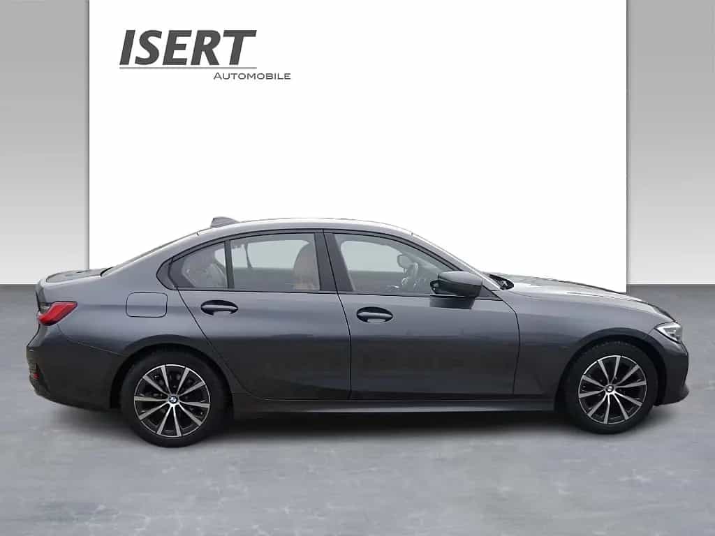 BMW 320 d Lim. Sport Line A. +RFK-LIVE PROF.+DAB 06/2021-photo-2