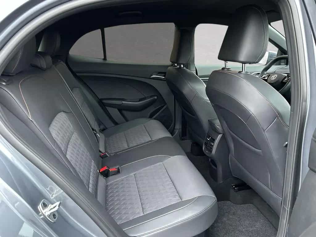 MG MG3 Hybrid+ Luxury / 360°Kamera / Sitzheizung / 12/2024-photo-4