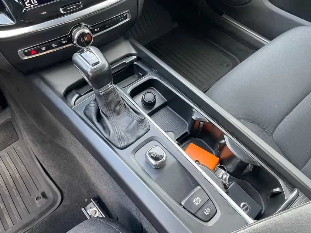 Volvo V60 Kombi Momentum Core*Buisness*CarPlay*1.Hand* 07/2020-photo-11