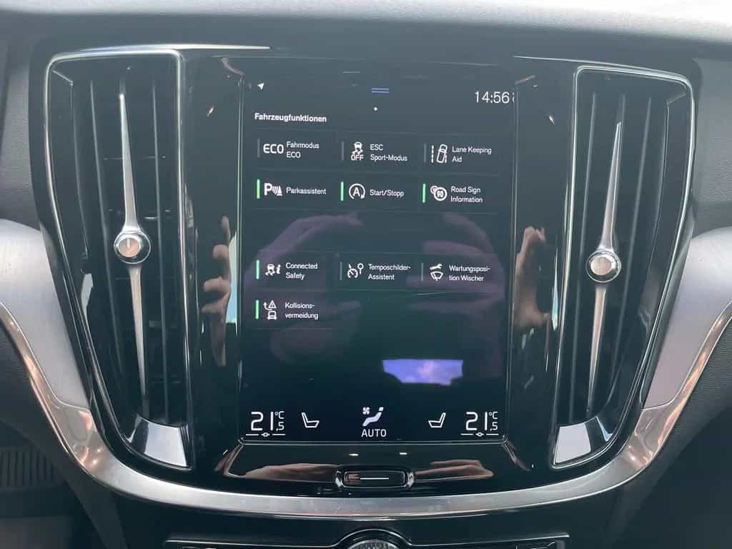 Volvo V60 Kombi Momentum Core*Buisness*CarPlay*1.Hand* 07/2020-photo-13