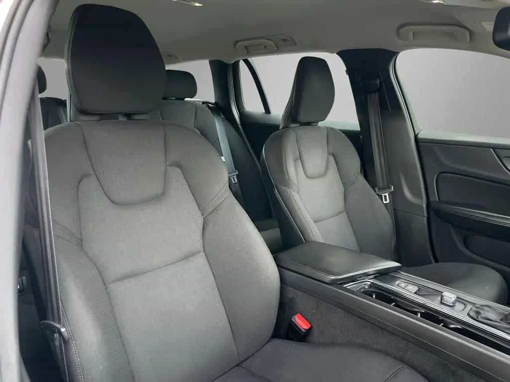 Volvo V60 Kombi Momentum Core*Buisness*CarPlay*1.Hand* 07/2020-photo-20