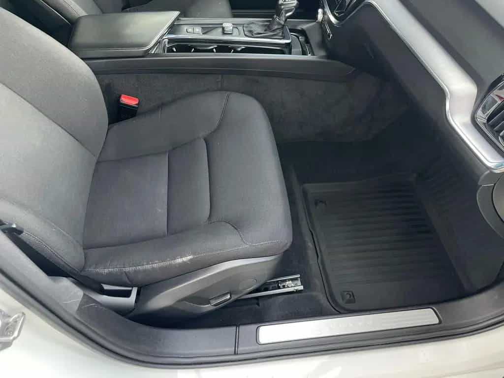 Volvo V60 Kombi Momentum Core*Buisness*CarPlay*1.Hand* 07/2020-photo-21
