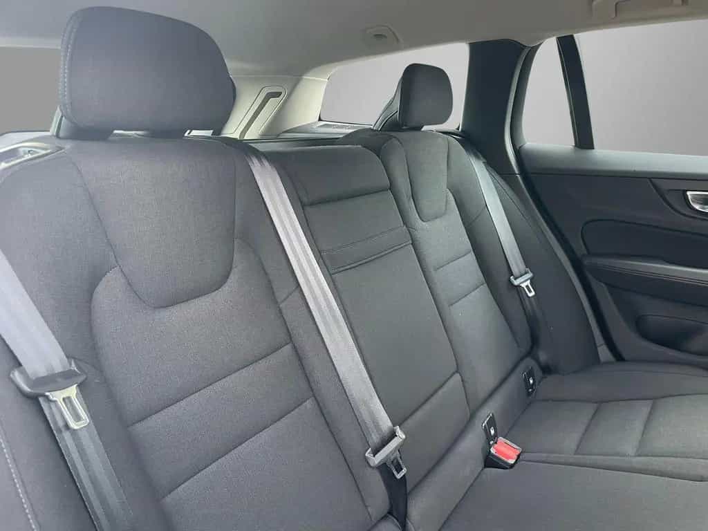 Volvo V60 Kombi Momentum Core*Buisness*CarPlay*1.Hand* 07/2020-photo-23