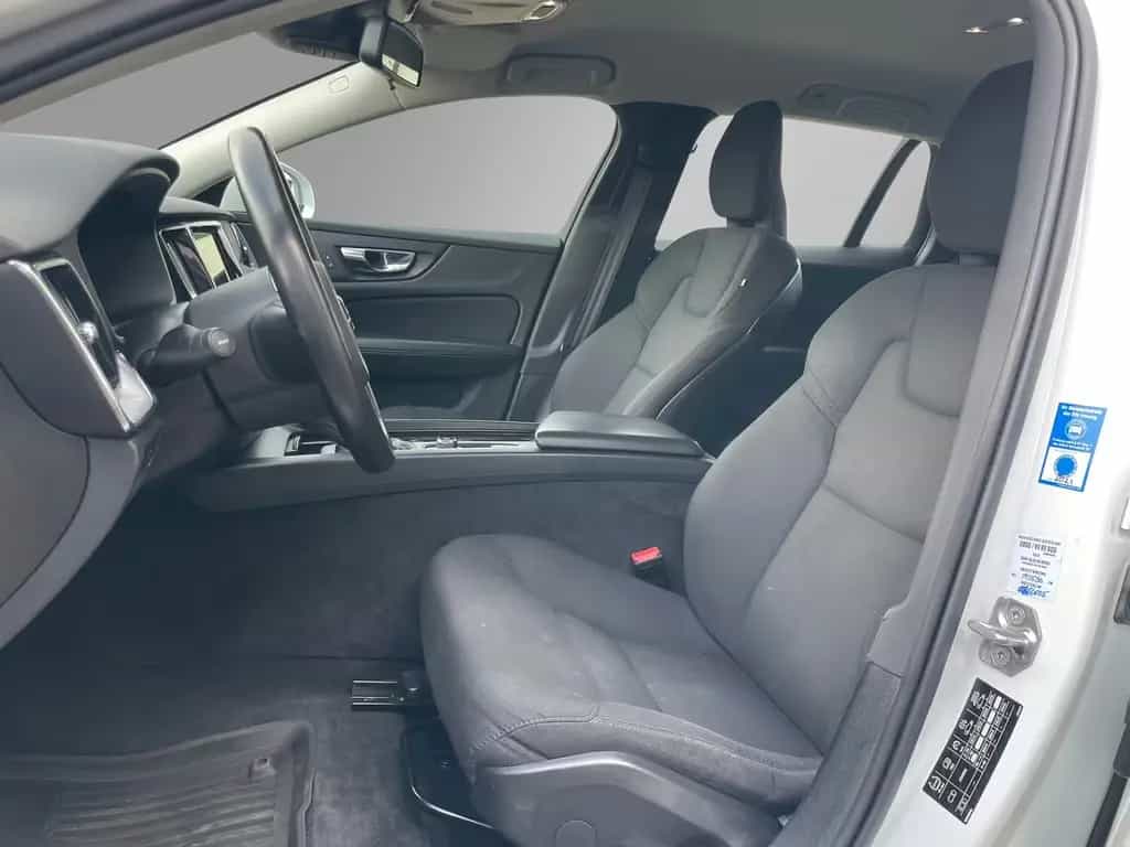 Volvo V60 Kombi Momentum Core*Buisness*CarPlay*1.Hand* 07/2020-photo-9