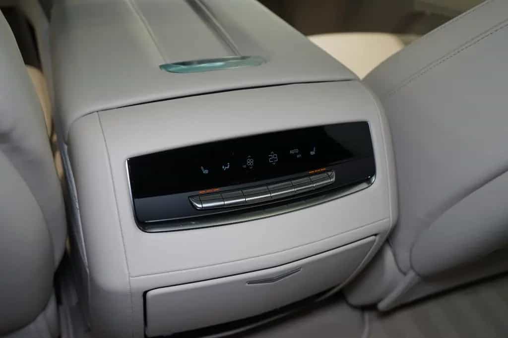 Cadillac Escalade *ESV*NIGHT-V*PANO*HUD*AKG*103.719€ NETTO 01/2026-photo-17