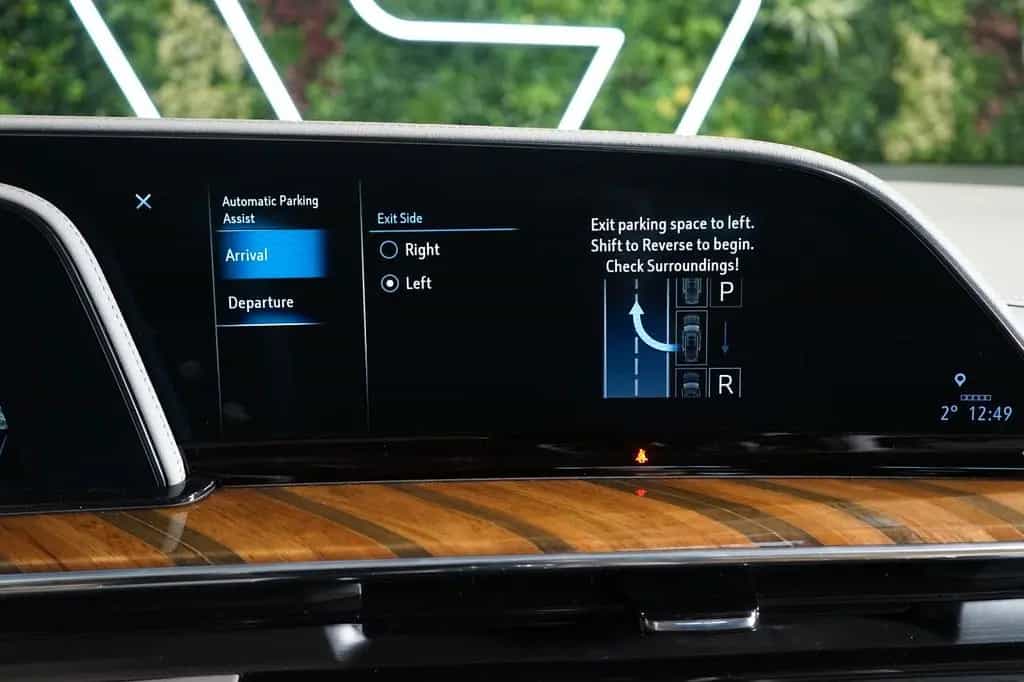 Cadillac Escalade *ESV*NIGHT-V*PANO*HUD*AKG*103.719€ NETTO 01/2026-photo-47