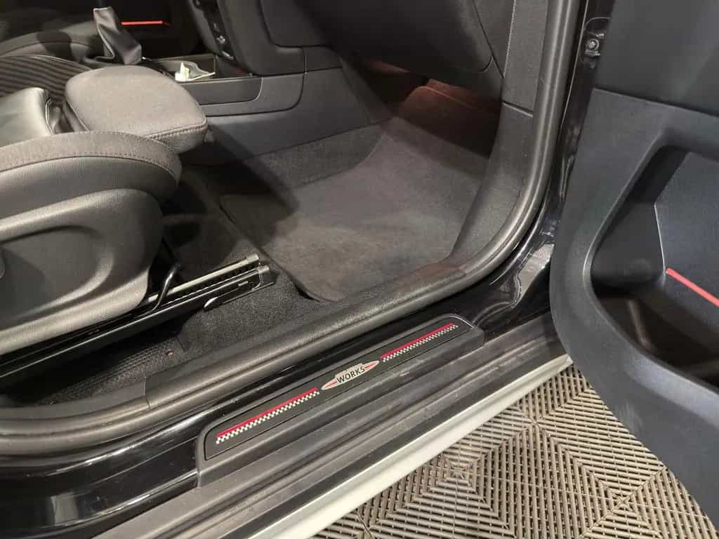 MINI One Countryman One D*JCW*LED-H&K-SHZ-TEMP-PDC 03/2019-photo-15