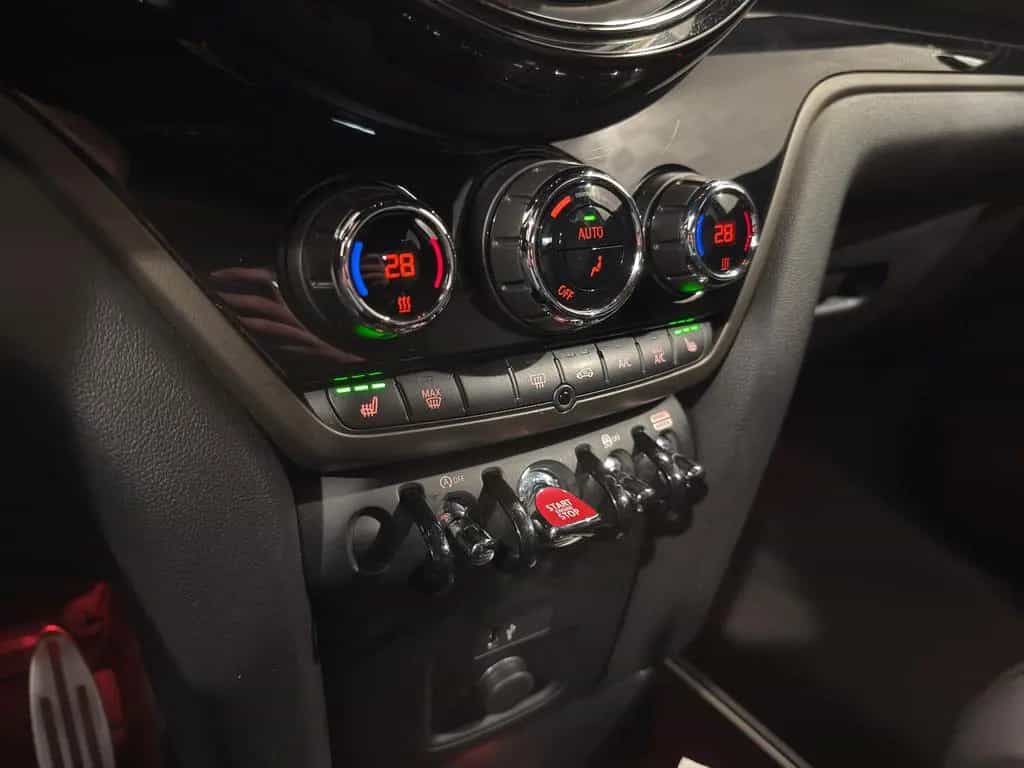 MINI One Countryman One D*JCW*LED-H&K-SHZ-TEMP-PDC 03/2019-photo-34