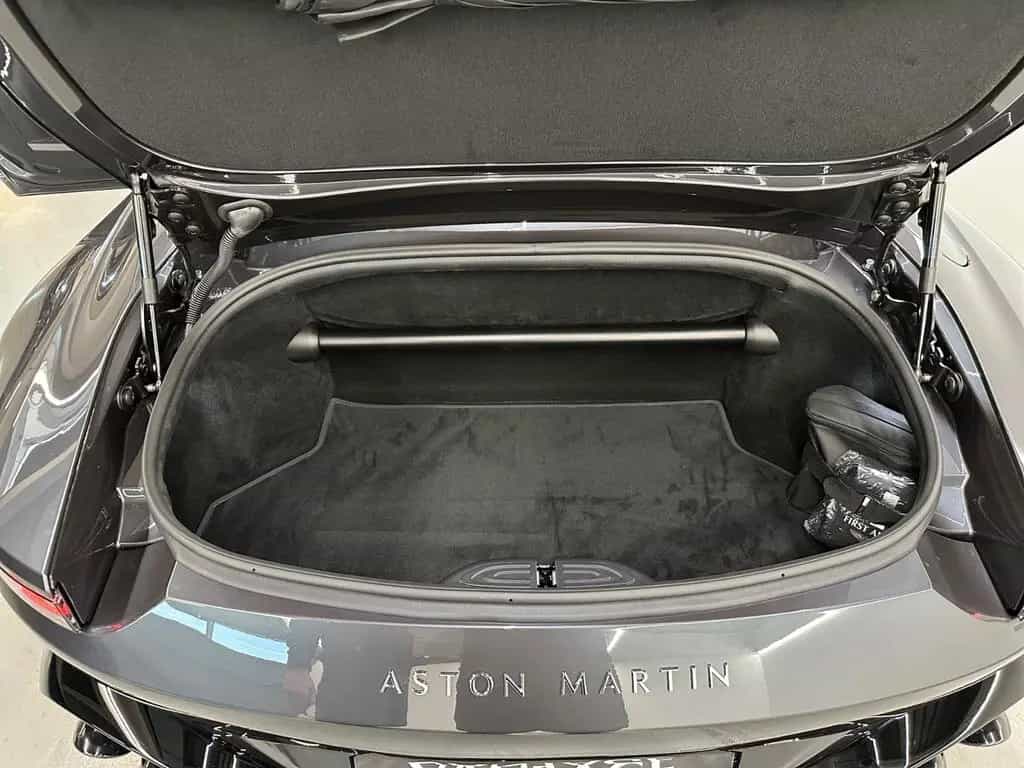 Aston Martin Vantage Roadster | Epsilon Black | Int. CF | B&W null-photo-10