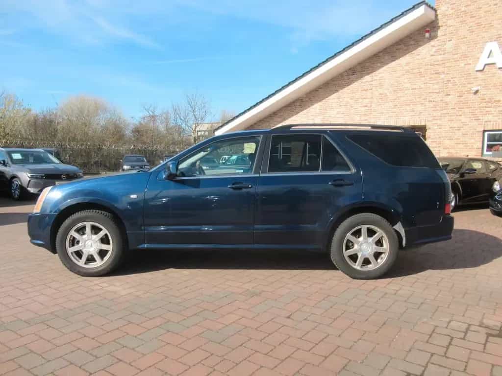 Cadillac SRX 4.6 V8 4WD Sport Luxury Autom./OHNE TÜV!!! 08/2004-photo-7