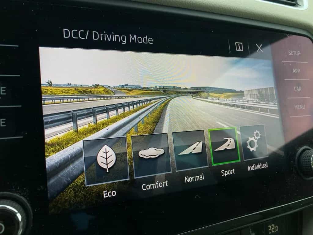 Skoda Octavia Combi 1.8TSI LED.DSG.AMBIENTE.ParkA.KAM. 06/2017-photo-23