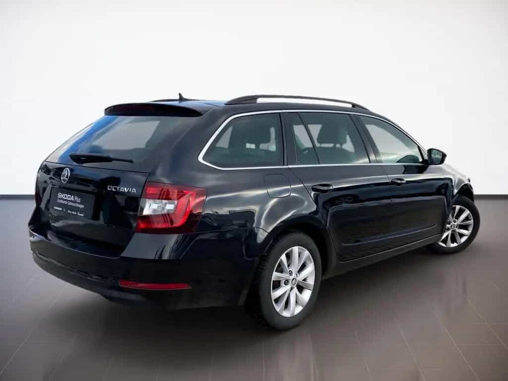 Skoda Octavia Combi 1.8TSI LED.DSG.AMBIENTE.ParkA.KAM. 06/2017-photo-3