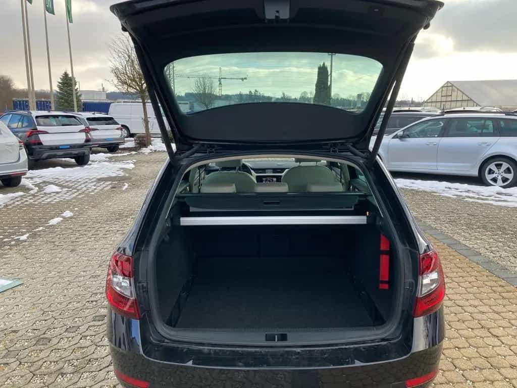 Skoda Octavia Combi 1.8TSI LED.DSG.AMBIENTE.ParkA.KAM. 06/2017-photo-7