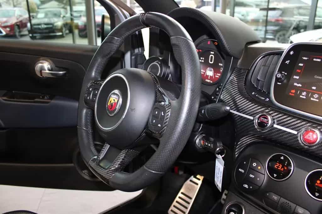 Abarth 695C RIVALE AUTOMATIK + AKRAPOVIC + CARBON 01/2019-photo-11