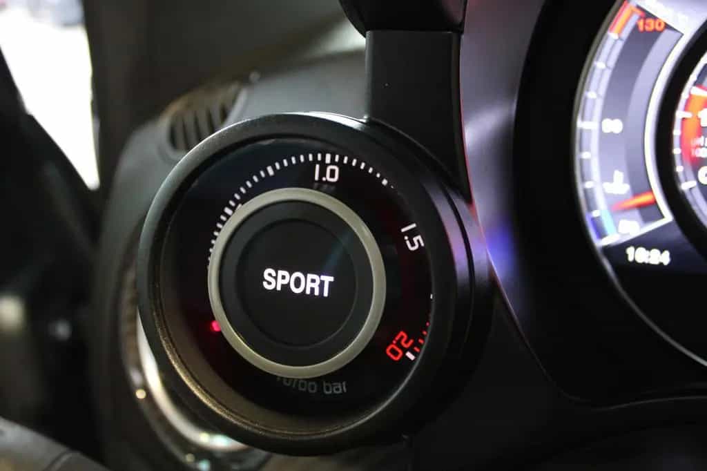 Abarth 695C RIVALE AUTOMATIK + AKRAPOVIC + CARBON 01/2019-photo-18