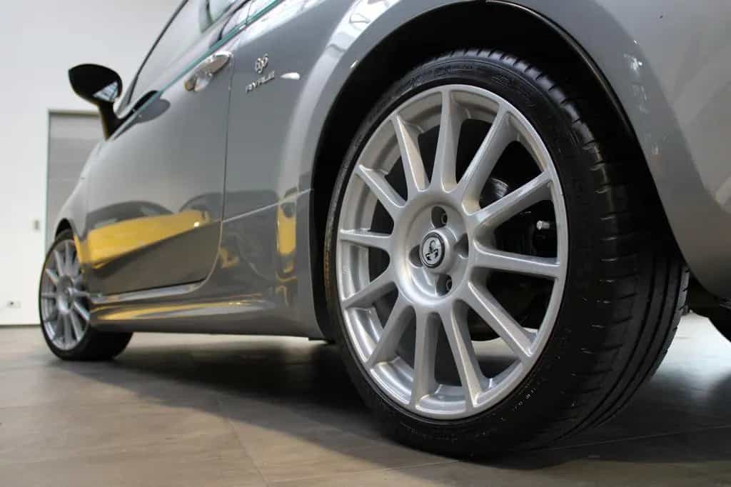 Abarth 695C RIVALE AUTOMATIK + AKRAPOVIC + CARBON 01/2019-photo-24