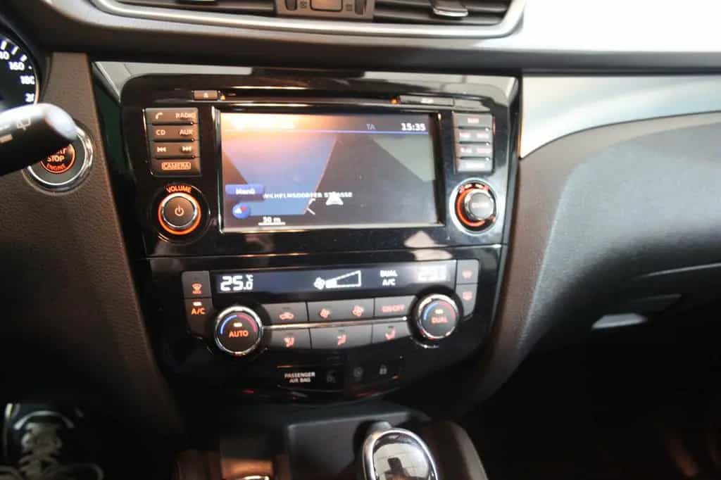 Nissan Qashqai N-Connecta Automatik, alle Extras! 02/2018-photo-20