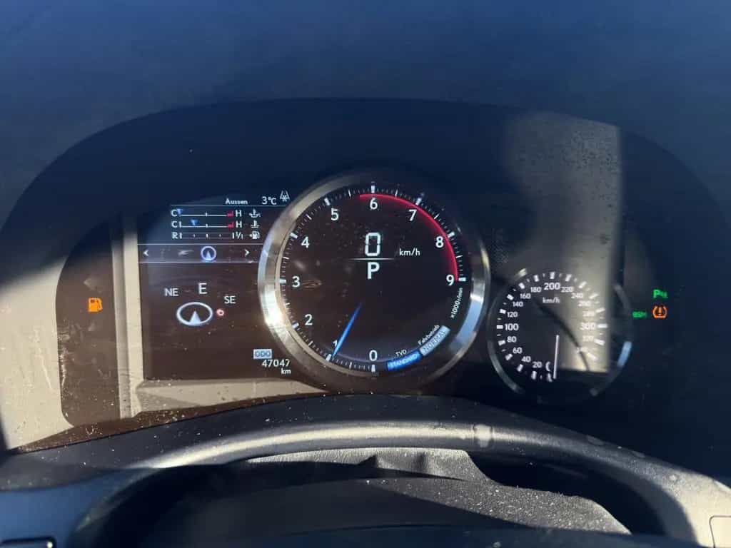Lexus GS F 5.0 V8 SAUGER SCHIEBEDACH+HuD+SITZKÜHLUNG 12/2016-photo-10