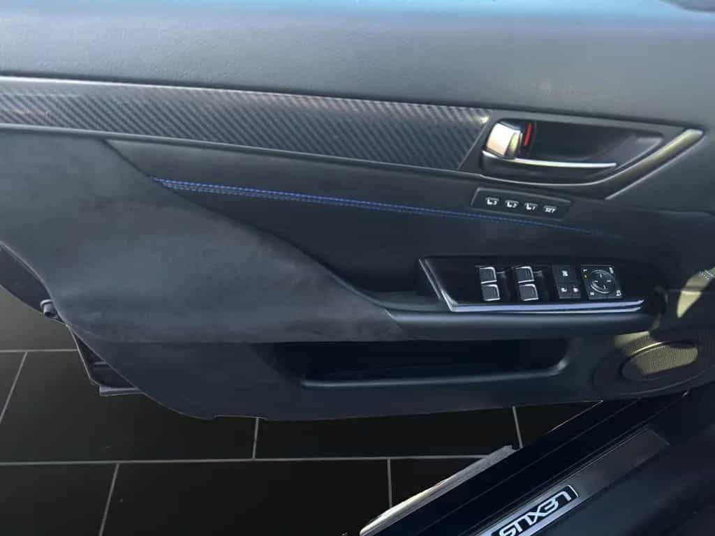Lexus GS F 5.0 V8 SAUGER SCHIEBEDACH+HuD+SITZKÜHLUNG 12/2016-photo-11