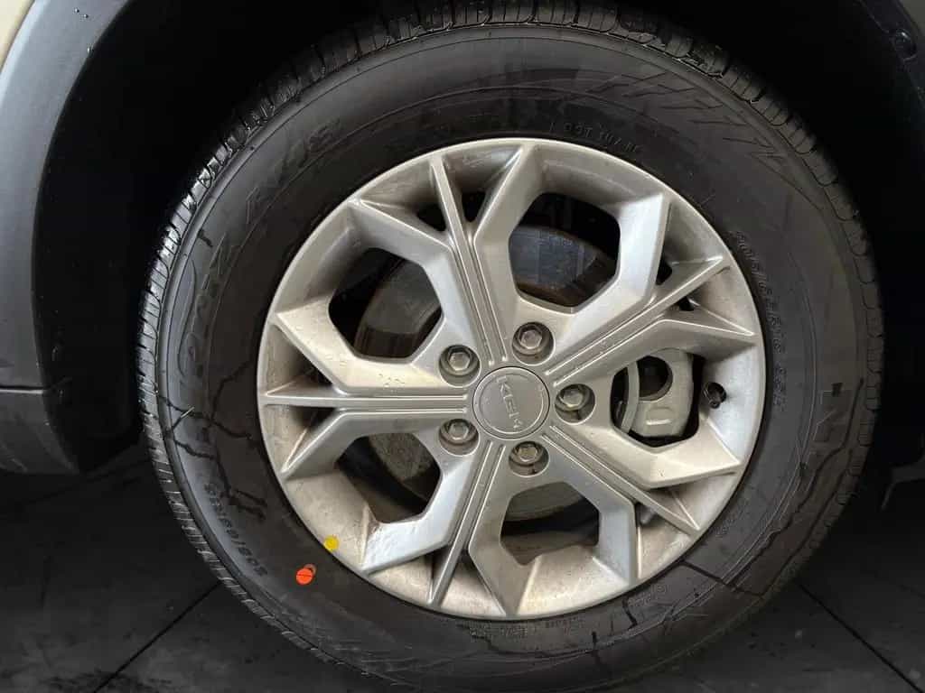 KGM Tivoli Essential 1.5 AT6 AWD null-photo-4