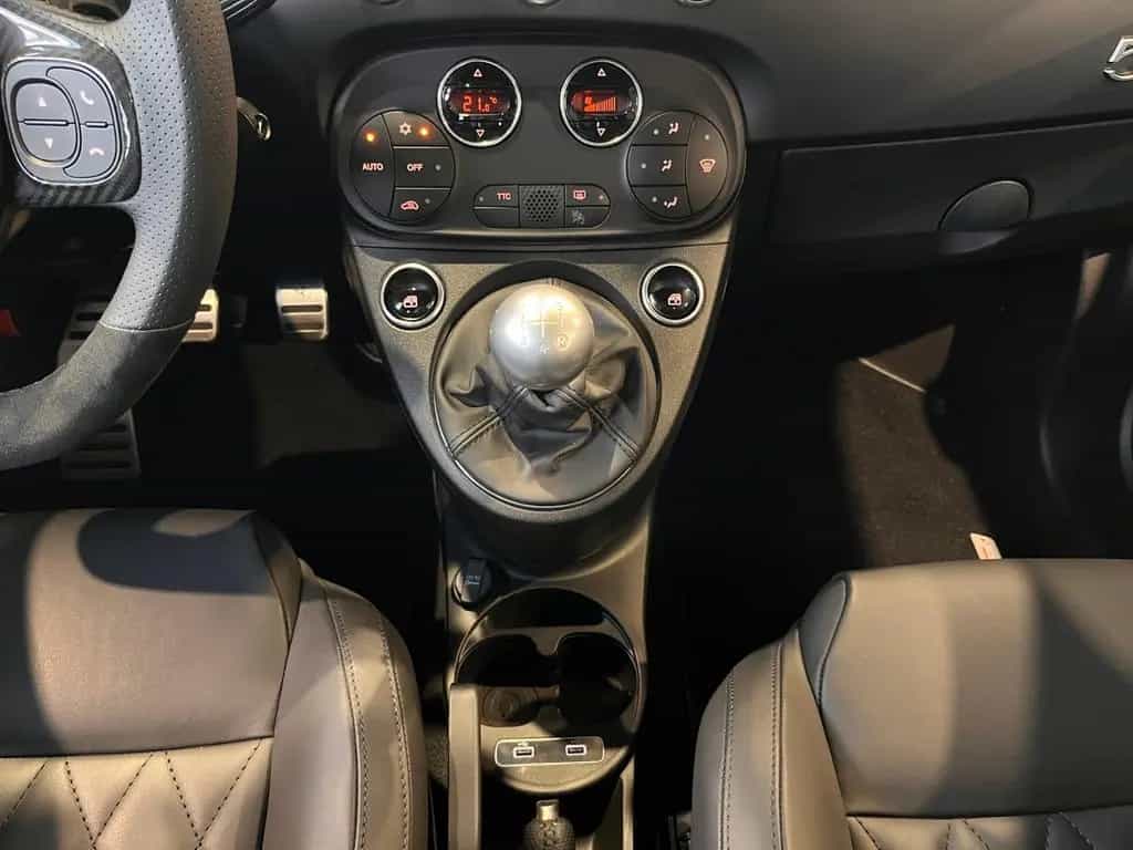 Abarth 695 Turismo KLIMA NAVI LEDER ALU 09/2024-photo-15