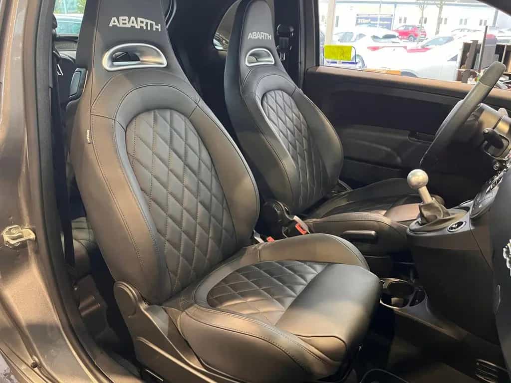 Abarth 695 Turismo KLIMA NAVI LEDER ALU 09/2024-photo-18