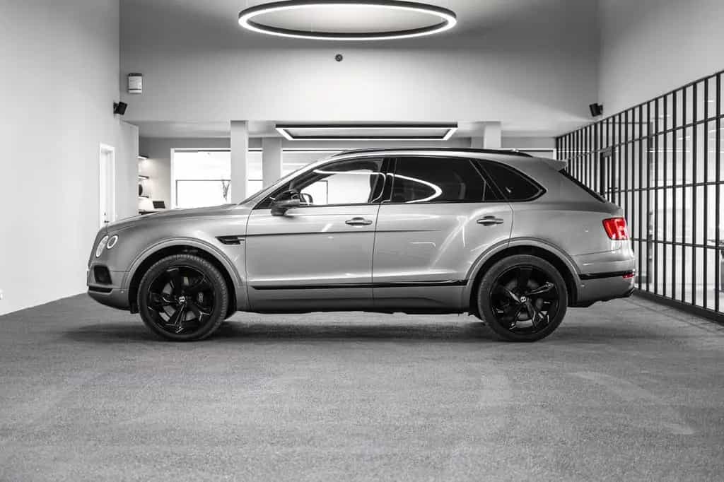 Bentley Bentayga 6.0 W12 *4-zone *Klimasitze *Panorama 06/2016-photo-2