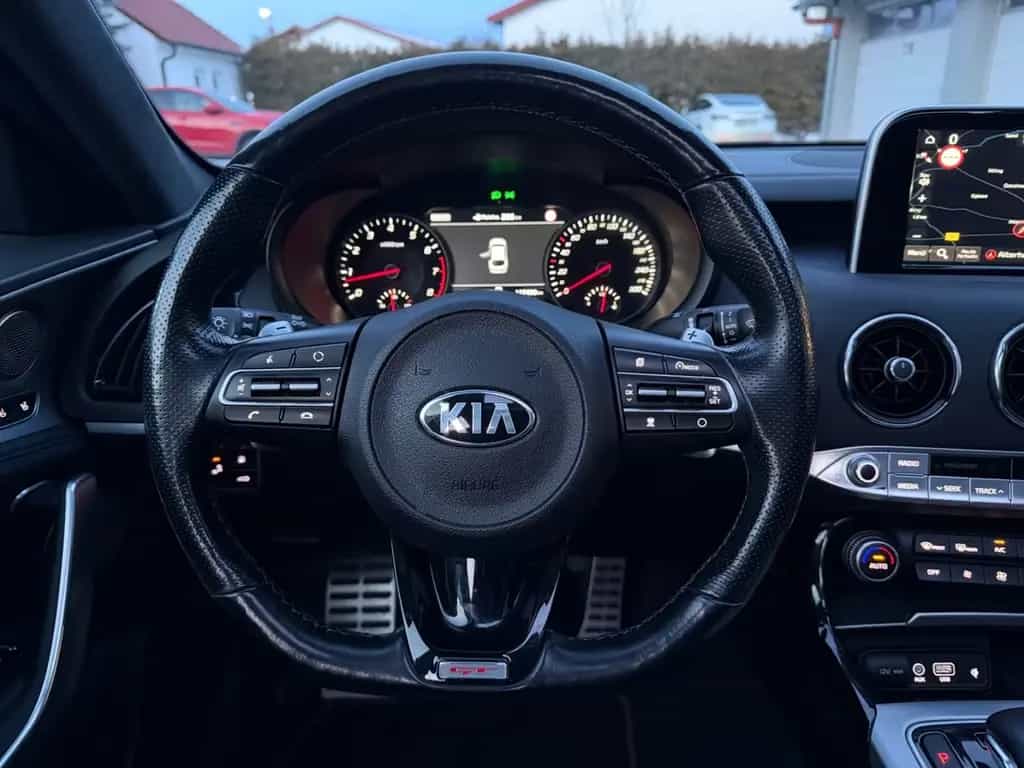 Kia Stinger GT 4WD LED/Service&TüV Neu/Pano 08/2018-photo-13