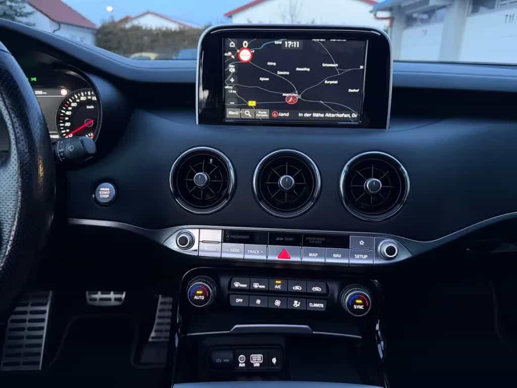 Kia Stinger GT 4WD LED/Service&TüV Neu/Pano 08/2018-photo-16