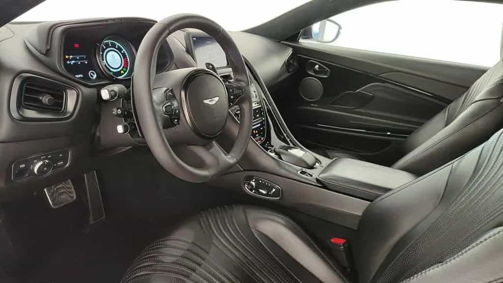 Aston Martin V8 Vantage ASTON MARTIN DB11 Coupe 4.0 V8 auto 06/2022-photo-4