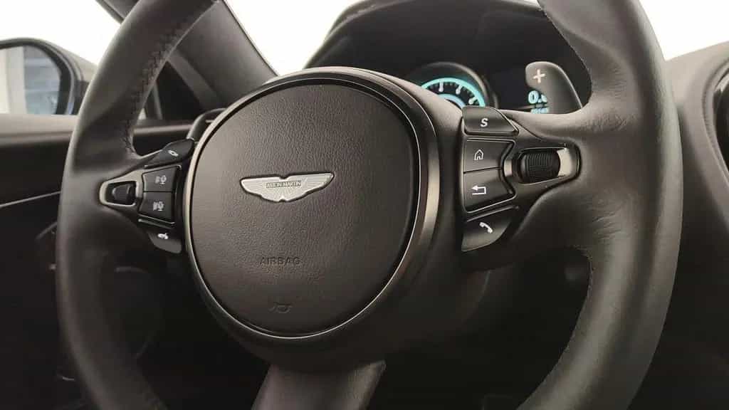 Aston Martin V8 Vantage ASTON MARTIN DB11 Coupe 4.0 V8 auto 06/2022-photo-6