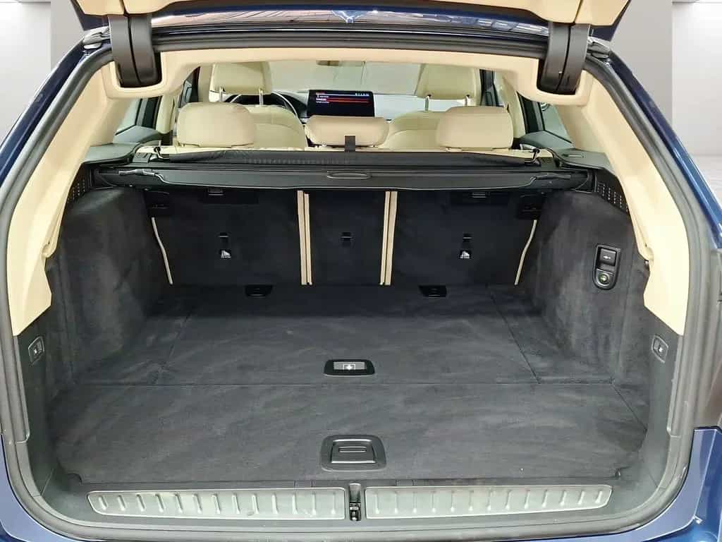 BMW 5 Series d xDrive Touring AHK LiveCockpitProf Kamera 11/2022-photo-10