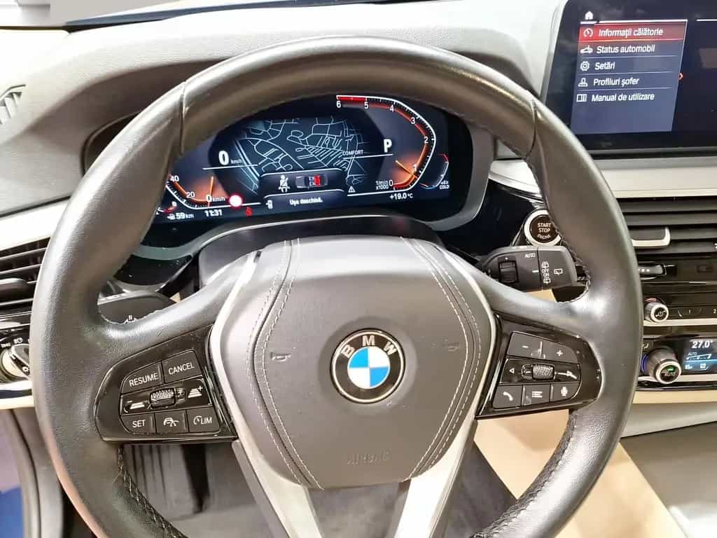BMW 5 Series d xDrive Touring AHK LiveCockpitProf Kamera 11/2022-photo-12