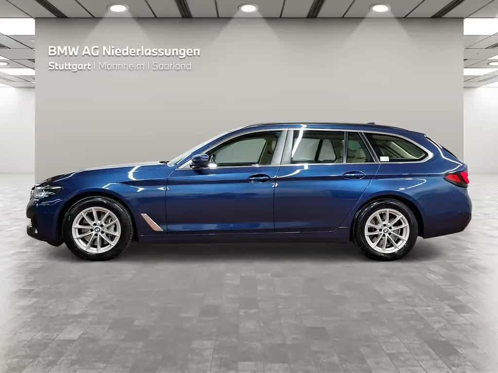 BMW 5 Series d xDrive Touring AHK LiveCockpitProf Kamera 11/2022-photo-2