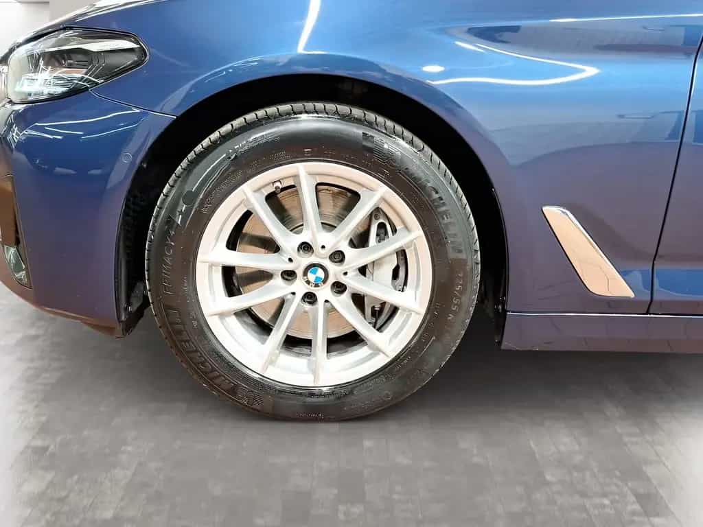 BMW 5 Series d xDrive Touring AHK LiveCockpitProf Kamera 11/2022-photo-8