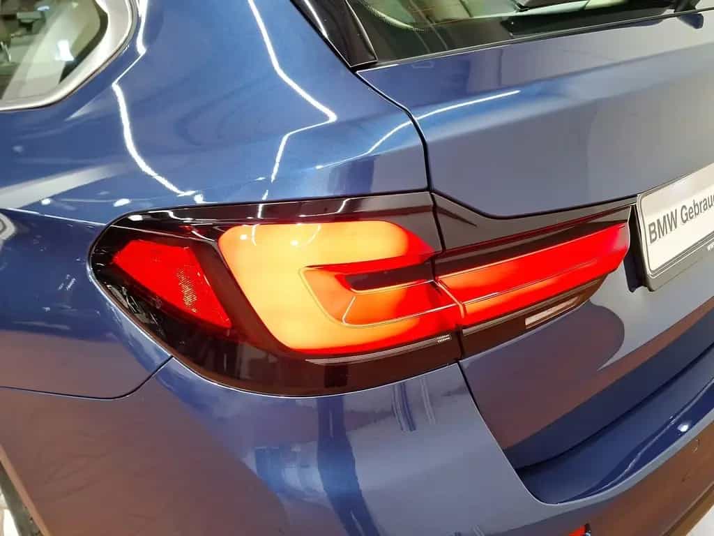 BMW 5 Series d xDrive Touring AHK LiveCockpitProf Kamera 11/2022-photo-9