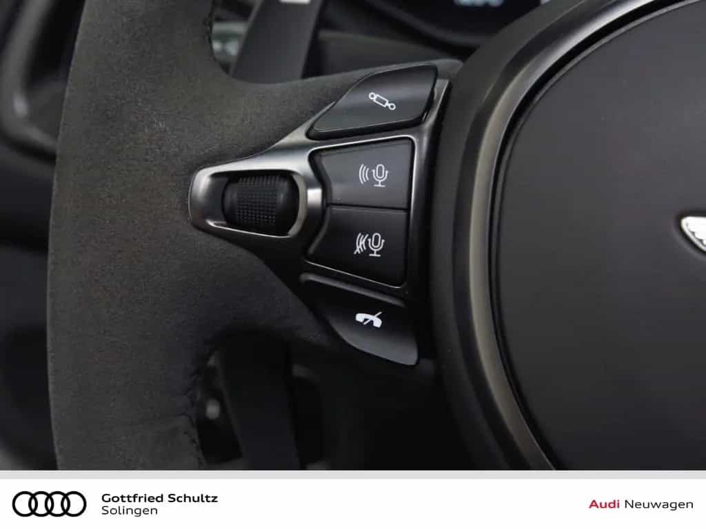 Aston Martin V8 Vantage F1 edition 07/2022-photo-14