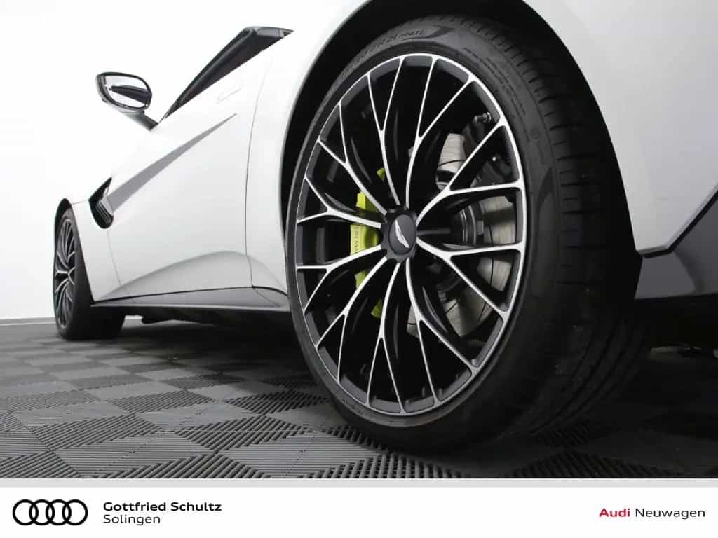 Aston Martin V8 Vantage F1 edition 07/2022-photo-4