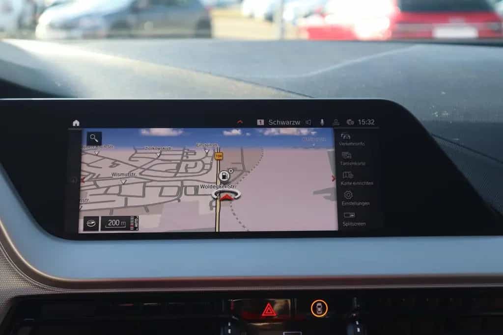 BMW 1 Series 118i Advantage Navi Sitzheizung DAB PDC Tempomat 12/2020-photo-13