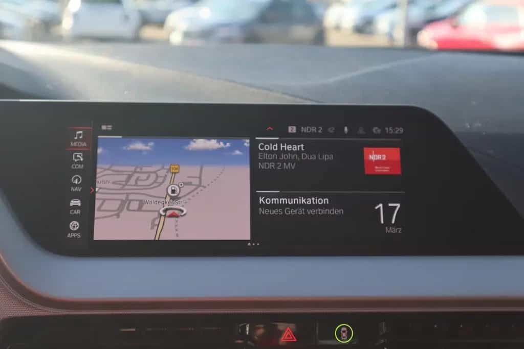 BMW 1 Series 118i Advantage Navi Sitzheizung DAB PDC Tempomat 12/2020-photo-14