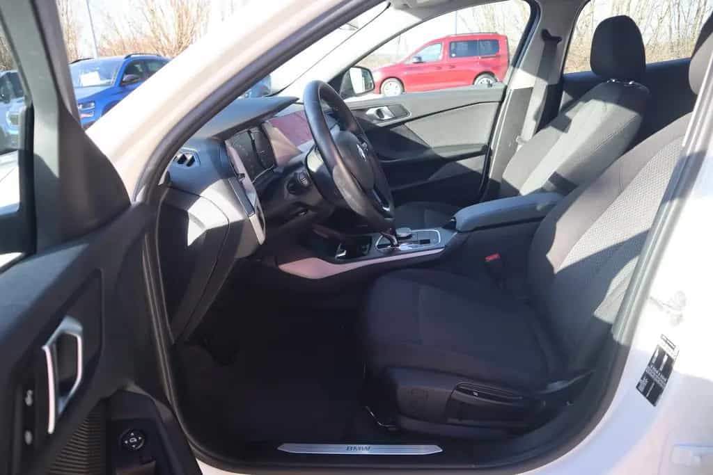BMW 1 Series 118i Advantage Navi Sitzheizung DAB PDC Tempomat 12/2020-photo-25