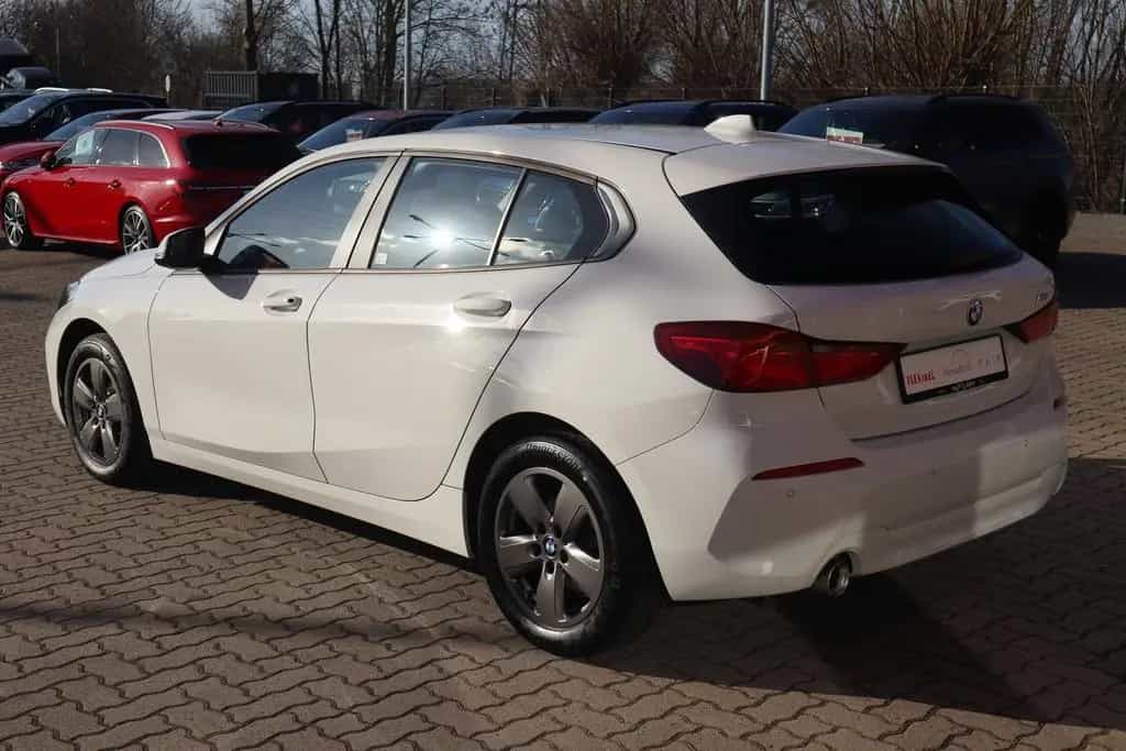 BMW 1 Series 118i Advantage Navi Sitzheizung DAB PDC Tempomat 12/2020-photo-4
