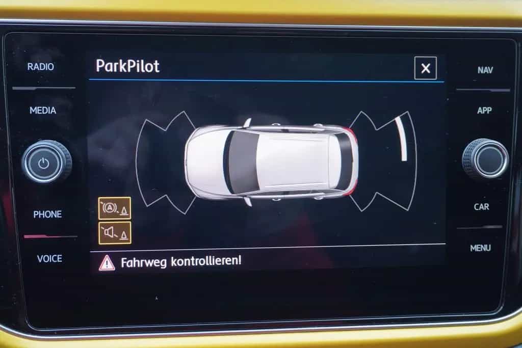 Volkswagen T-Roc 1.5 TSI  Style DSG LED Navi AHK Sitzheizun 03/2019-photo-19