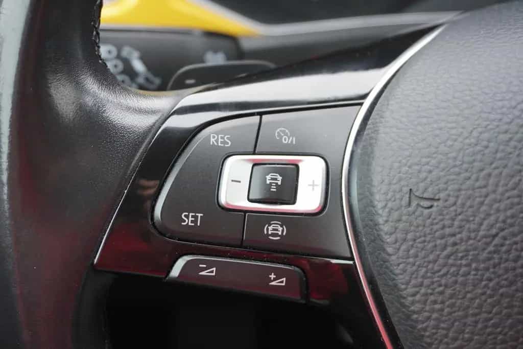Volkswagen T-Roc 1.5 TSI  Style DSG LED Navi AHK Sitzheizun 03/2019-photo-27