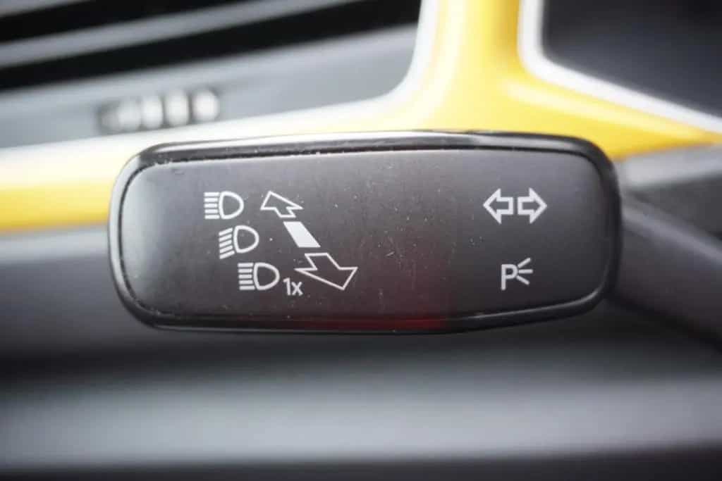 Volkswagen T-Roc 1.5 TSI  Style DSG LED Navi AHK Sitzheizun 03/2019-photo-29