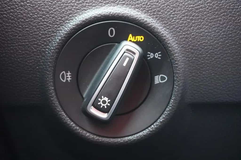 Volkswagen T-Roc 1.5 TSI  Style DSG LED Navi AHK Sitzheizun 03/2019-photo-30
