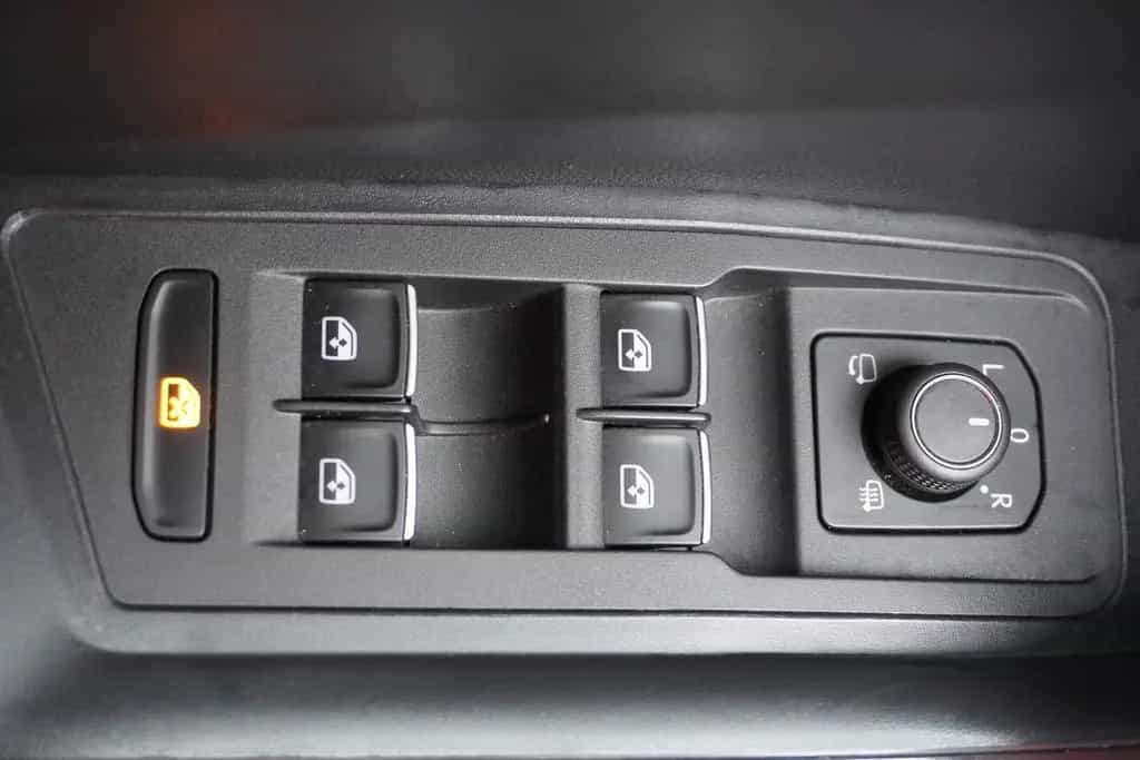 Volkswagen T-Roc 1.5 TSI  Style DSG LED Navi AHK Sitzheizun 03/2019-photo-31
