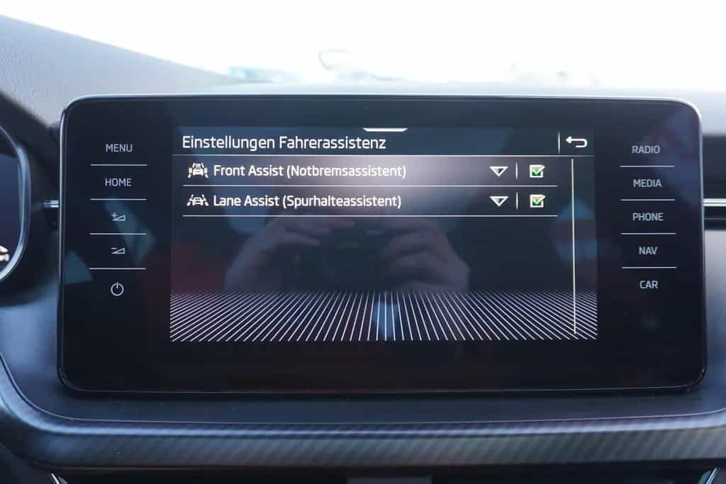Skoda Kamiq 1.5 TSI Monte Carlo DSG LED Navi AHK PDC 07/2020-photo-14