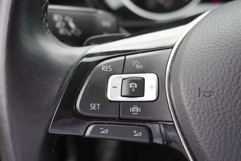 Volkswagen Touran 1.5 TSI DSG R-line LED Navi ACC Kamera 01/2019-photo-15