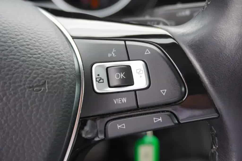Volkswagen Touran 1.5 TSI DSG R-line LED Navi ACC Kamera 01/2019-photo-16